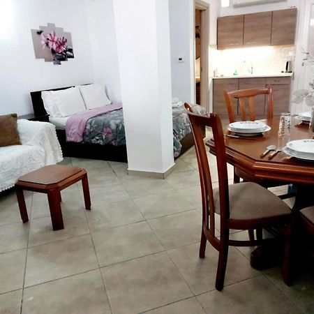 Maria'S Cozy Basement Studio ! Volos Exterior photo